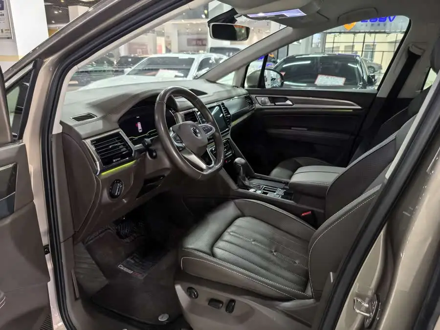 Volkswagen Viloran 2020 330 TSI Luxury Edition