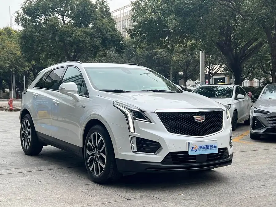 كاديلاك XT5 2022 2.0T دفع رباعي بلاتينيوم