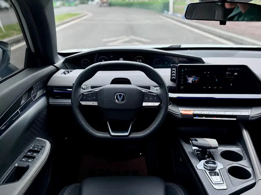 Changan UNI-V 2022 1.5T Premium