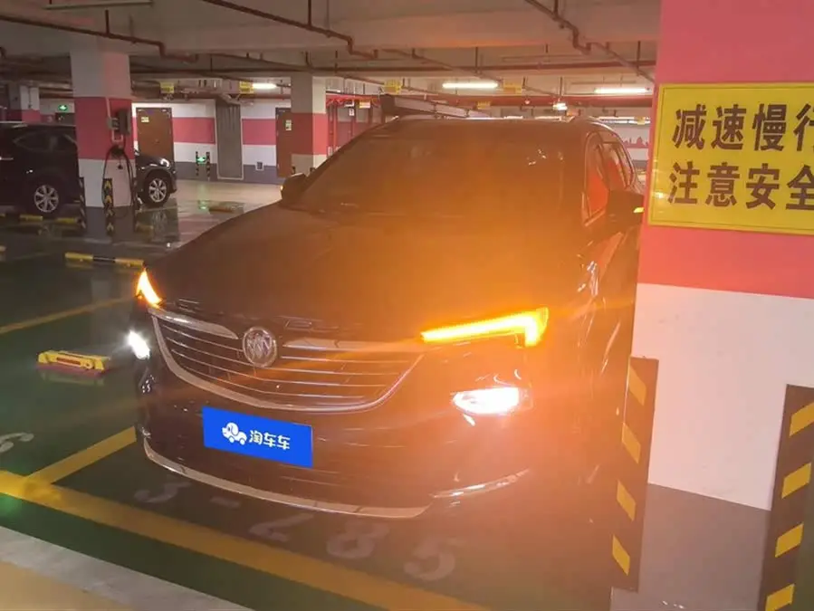 إنفينيتي 2020 28T الدفع الرباعي بريميوم