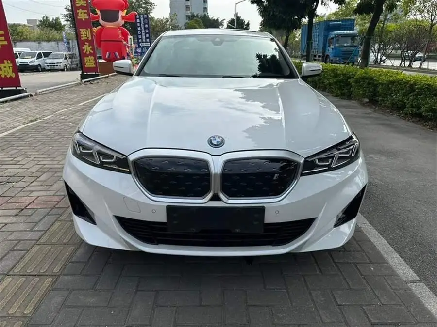 بي إم دبليو i3 2022 eDrive 35 L