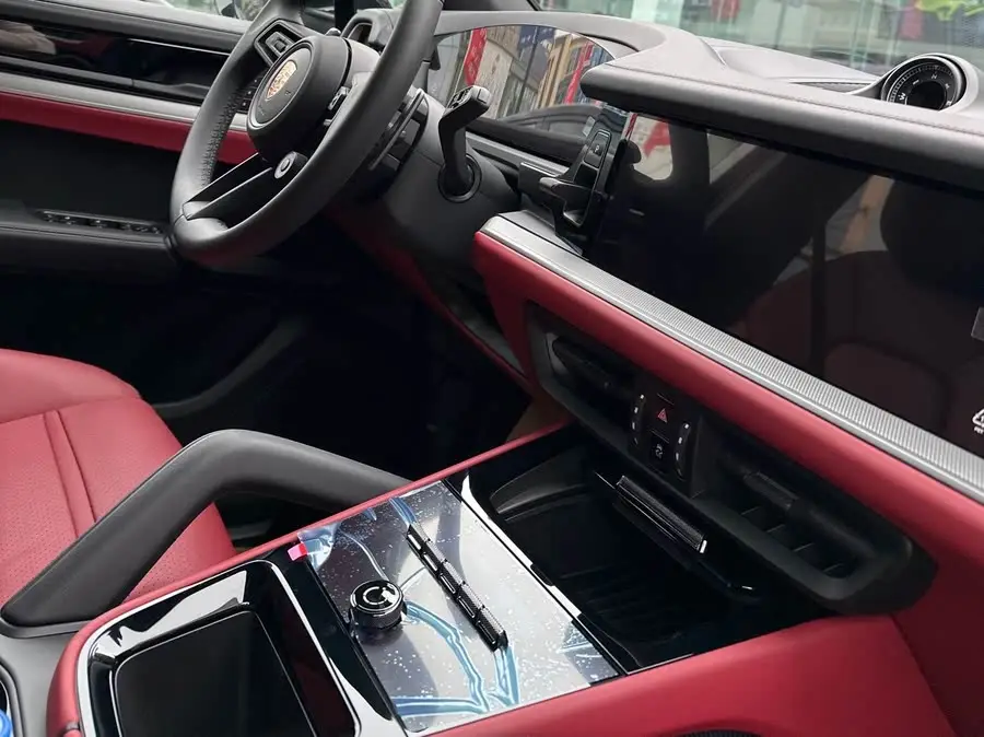 كاين 2025 طراز كاين 3.0T