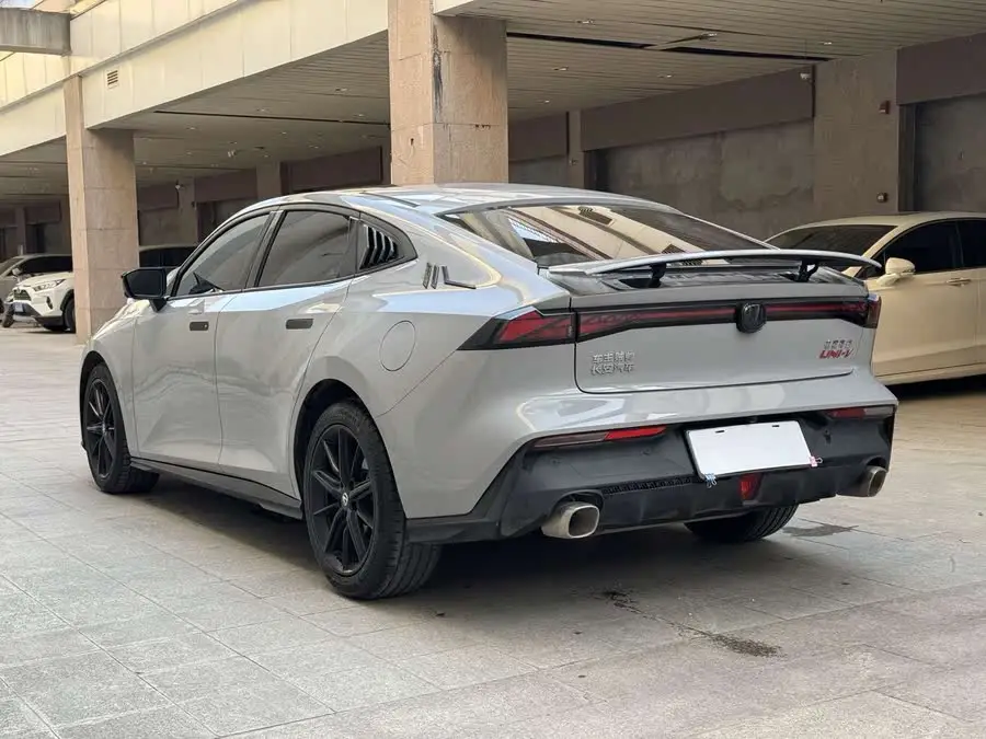 Changan UNI-V 2023 1.5T Premium