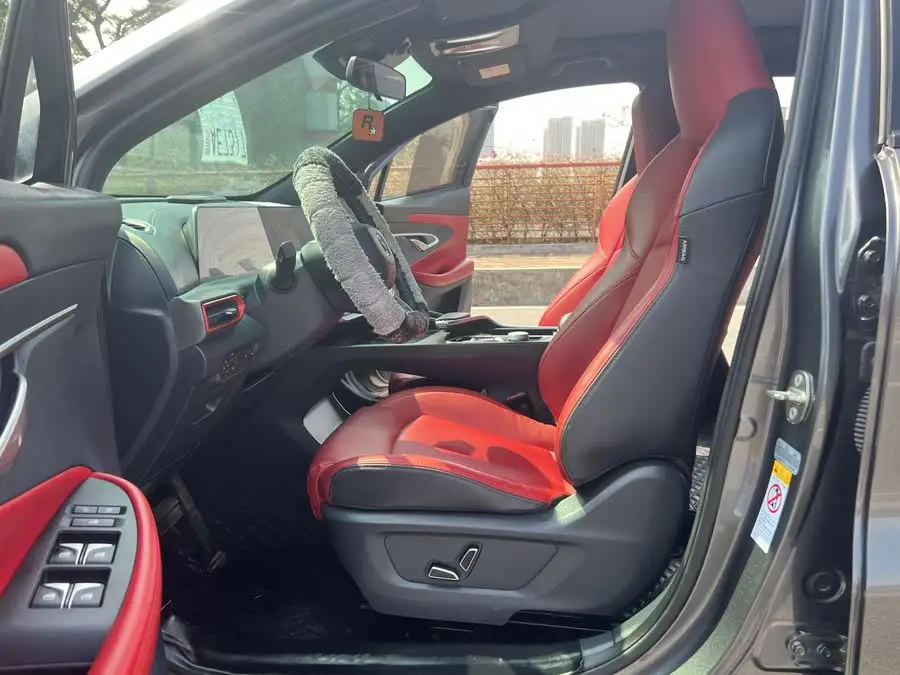 تشانجان UNI-T 2020 طراز 1.5T المتميز