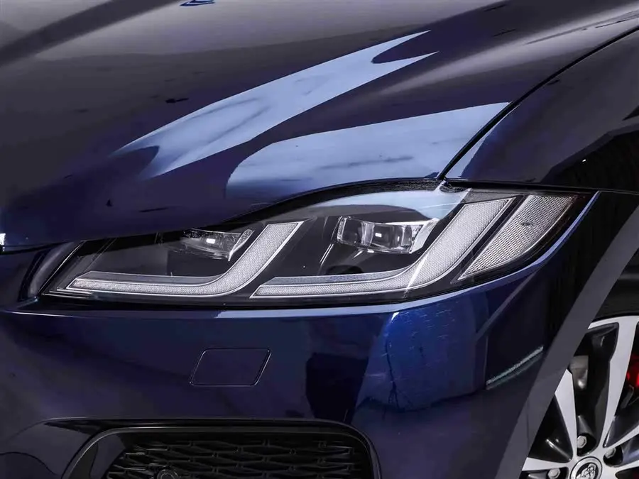 Jaguar F-PACE 2025 P250 R-Dynamic SE