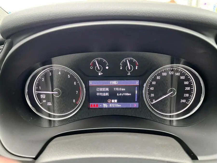 بيوك لاكروس 2021 552T الفاخرة