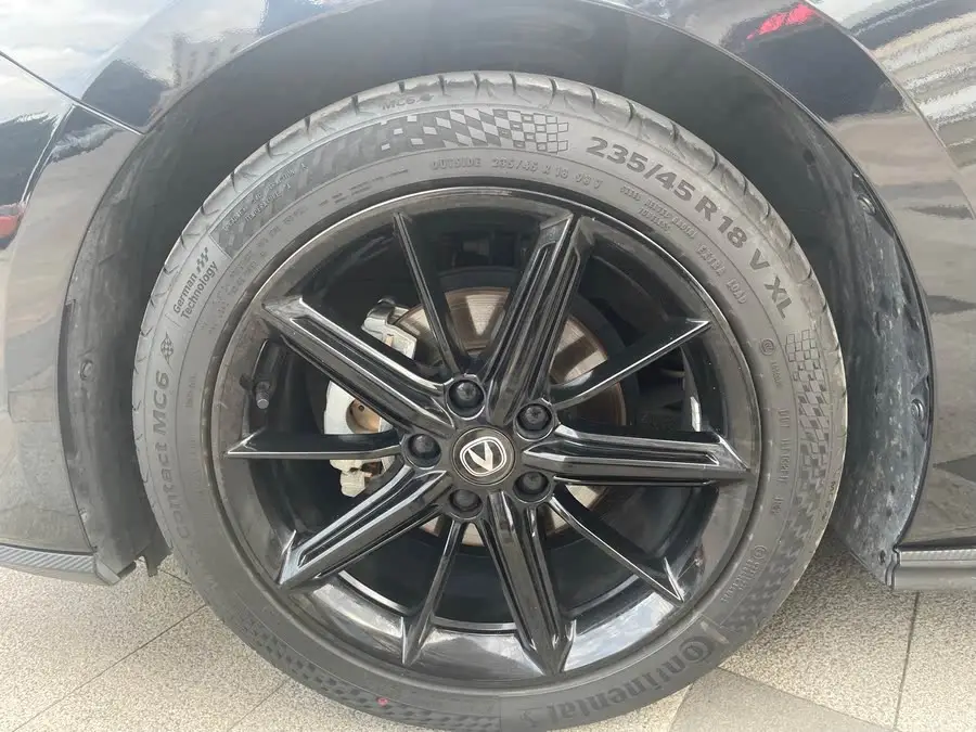 Changan UNI-V 2022 1.5T Smart Navigation Edition