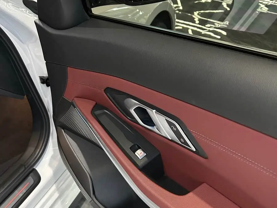 بي إم دبليو i3 2024 eDrive 35 L