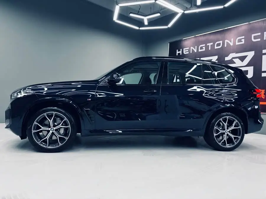 بي إم دبليو X5 2023 xDrive 30Li حزمة M الرياضية الفاخرة