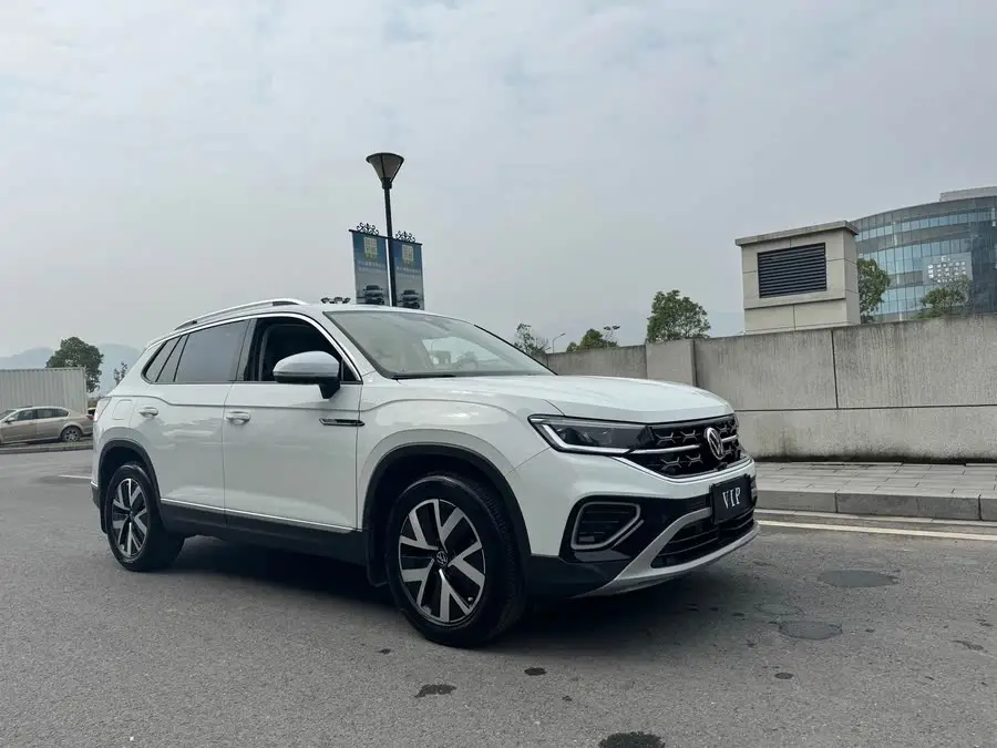 تيرون 2023 330TSI دفع ثنائي فئة الرفاهية بلس النسخة المتقدمة