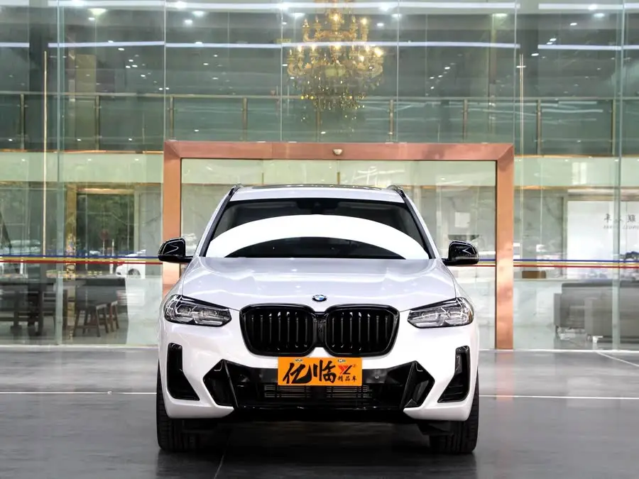 بي ام دبليو X3 2023 فئة xDrive30i الطراز الرائد طقم M ليلي الأسود