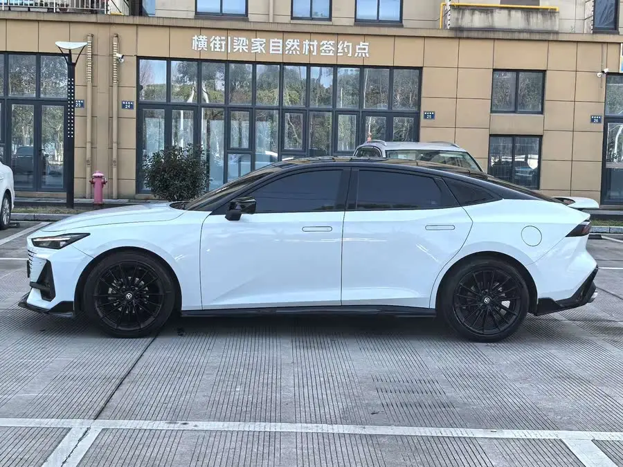 Changan UNI-V 2023 1.5T Sport Version