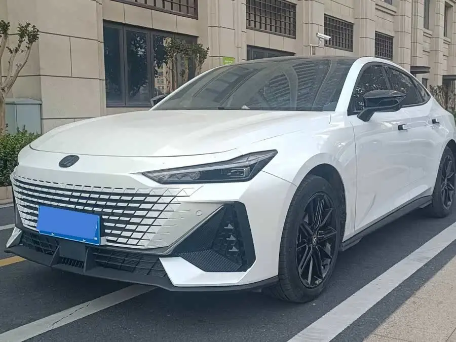 Changan UNI-V 2022 1.5T Intelligent Navigation Edition