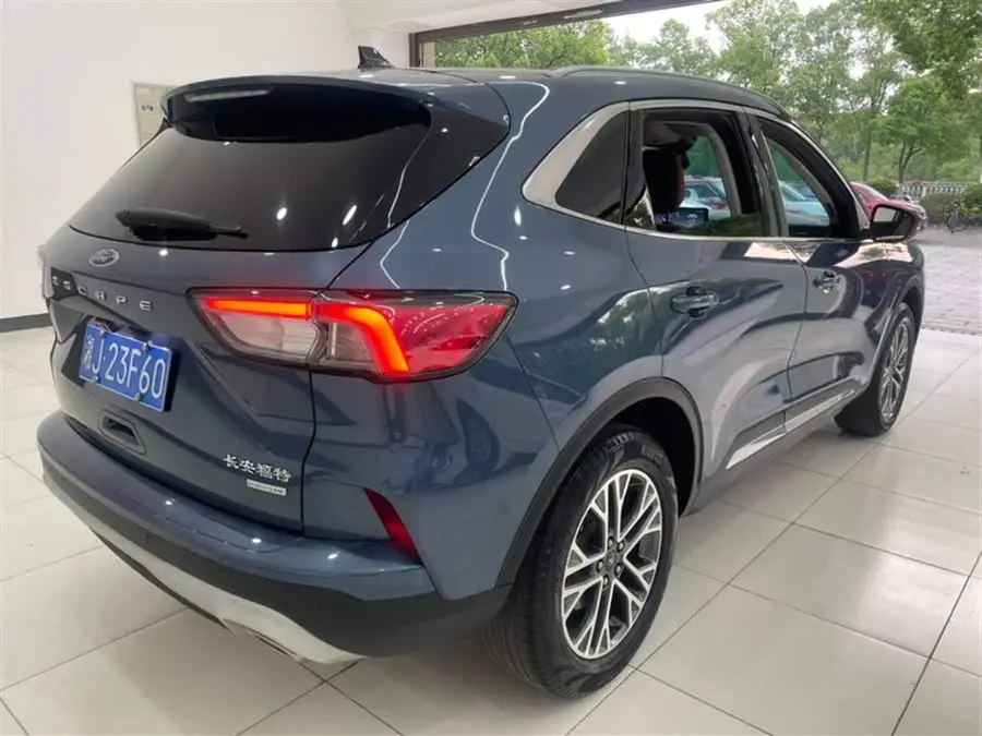 2020 فورد إسكايب إيكوبوست 245 دفع أمامي استمتاع ذكي