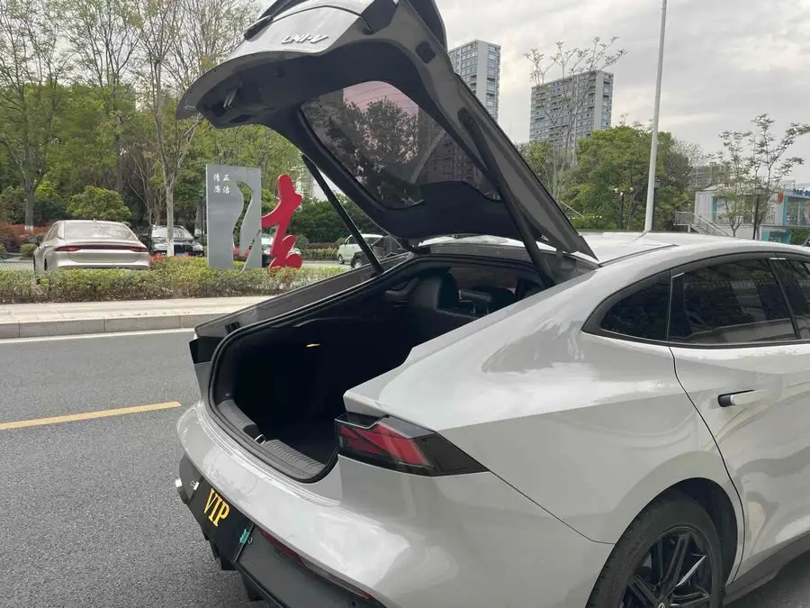 Changan UNI-V 2023 1.5T Premium