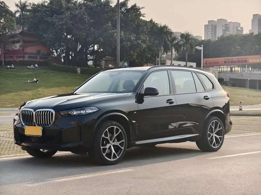 BMW X5 2023 xDrive 30Li Luxury M Sport Night Package