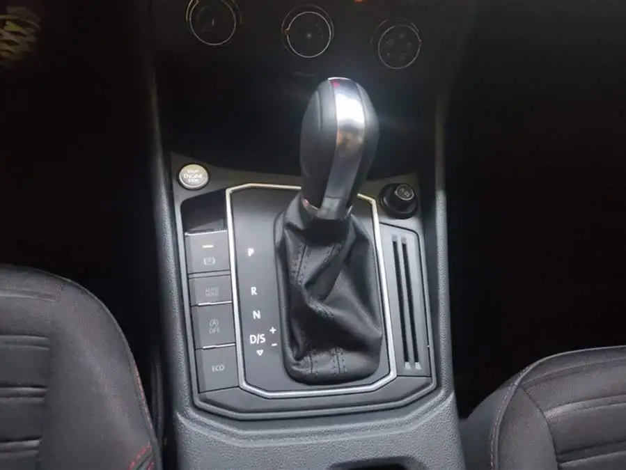 لافيدا 2024 300TSI DSG إصدار الفضاء الكامل