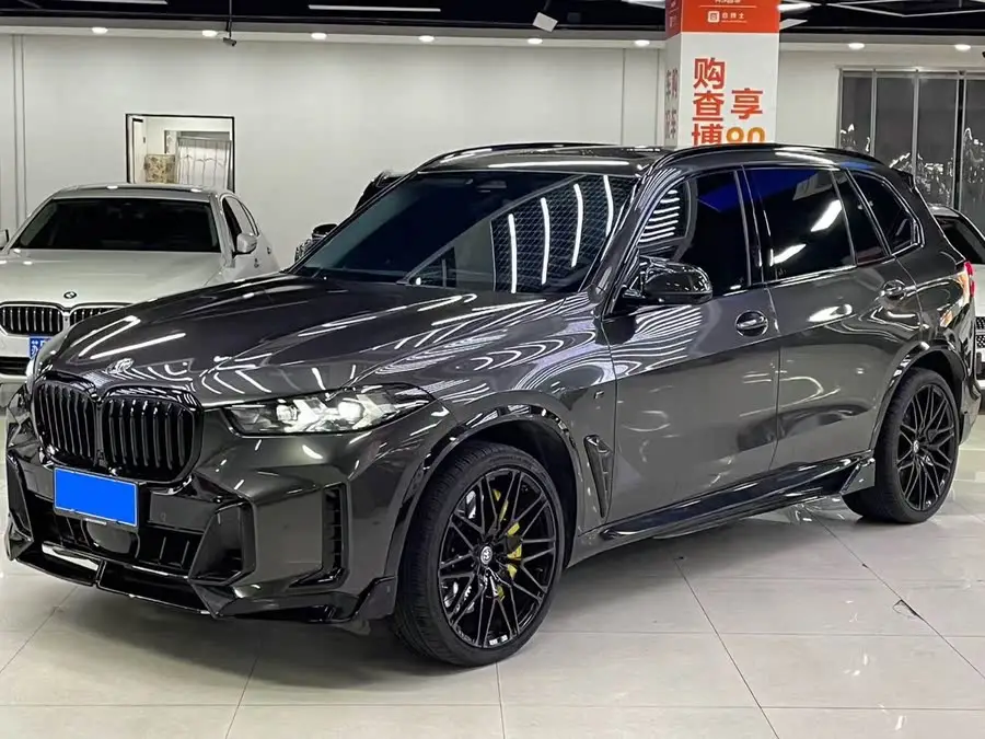 بي إم دبليو X5 2023 xDrive 30Li حزمة الرياضة M