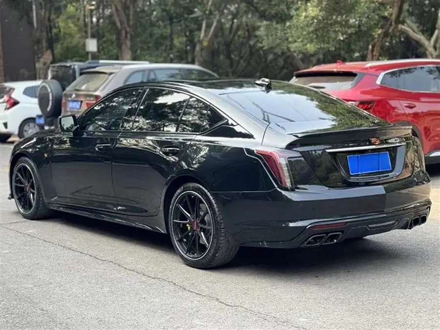 كاديلاك CT5 2022 28T فاخرة