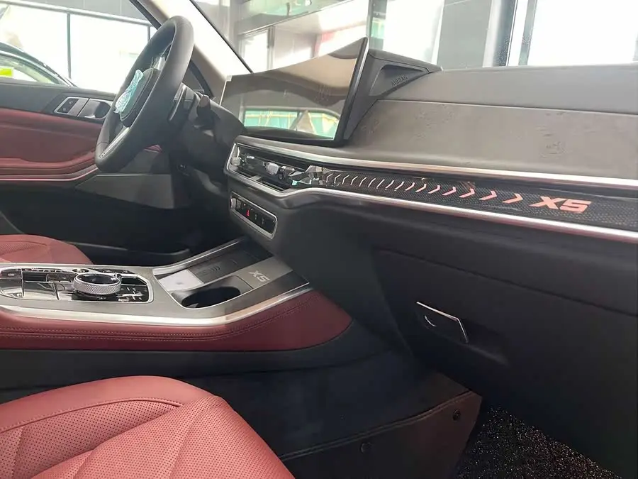 BMW X5 2023 xDrive 30Li Exclusive M Sport Night Package