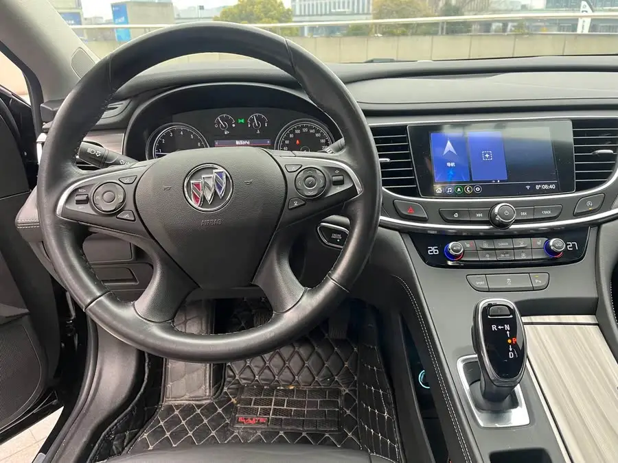 بيوك لاكروس 2022 652T الفاخرة