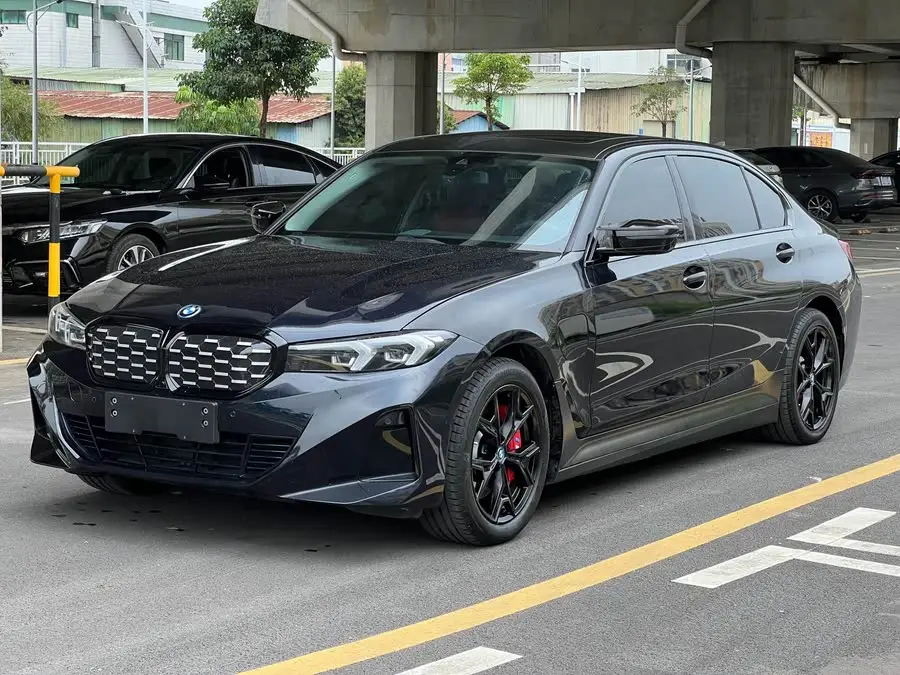 بي إم دبليو i3 2024 eDrive 35 L