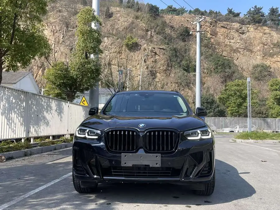 2022 BMW X3 xDrive30i Leading M Night Package