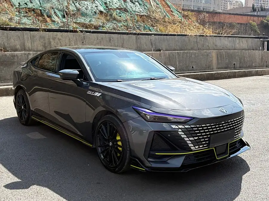 Changan UNI-V 2022 1.5T Sport Edition