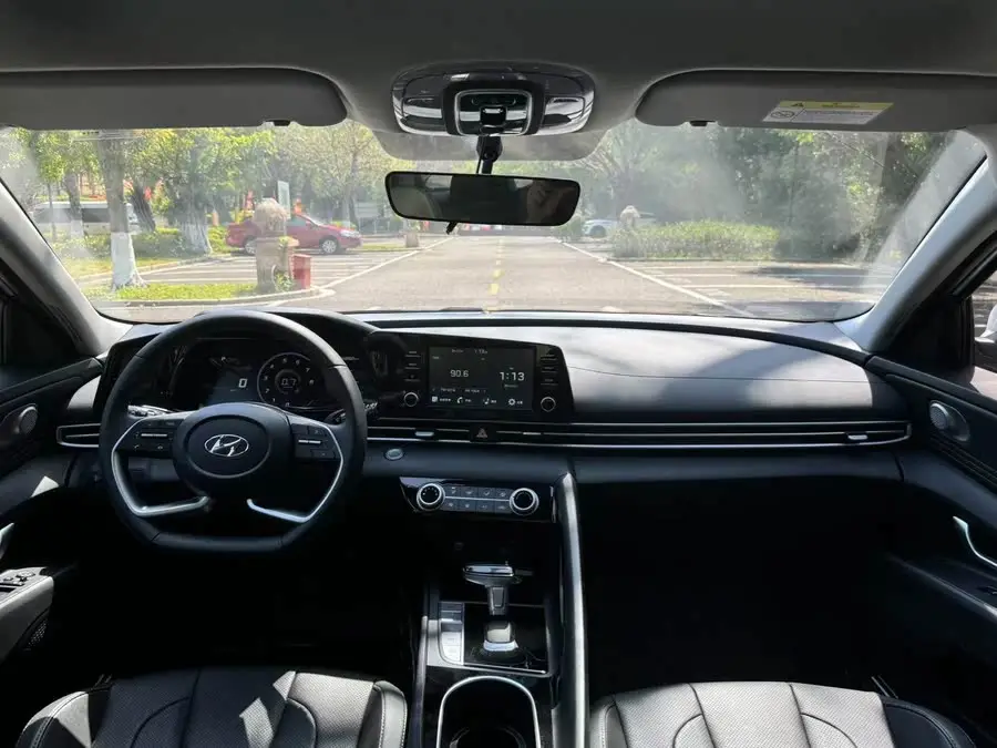 إلينترا 2023 1.5L CVT GLX النخبة