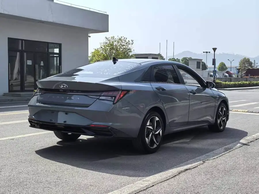 Elantra 2022 1.5L CVT LUX Premium