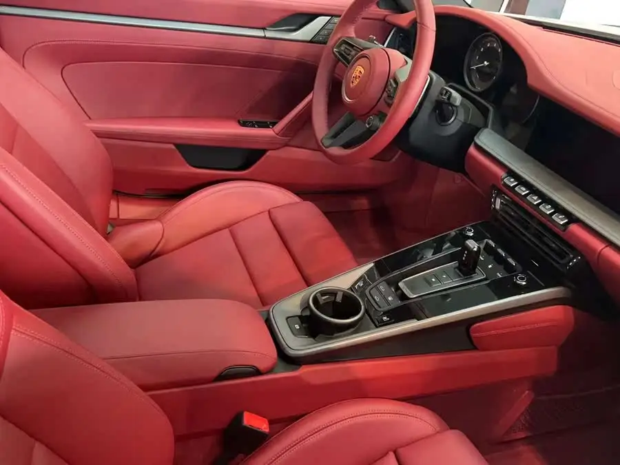 بورش 911 2023 كاريرا 3.0T