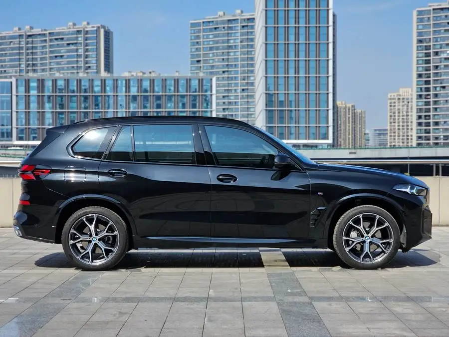 BMW X5 2023 xDrive 30Li Luxury M Sport Package