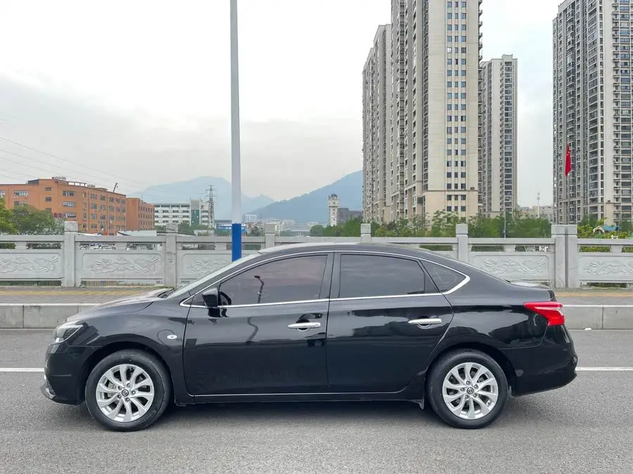 2021 نيسان سيلفي كلاسيك 1.6XL CVT النسخة الفاخرة