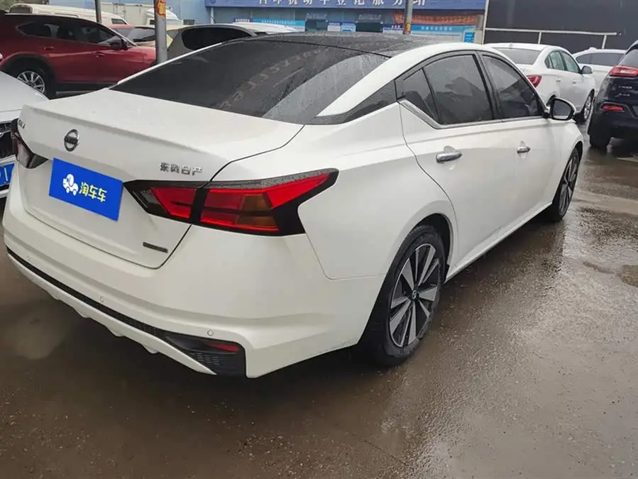 Altima  2021 2.0L XL Comfort Edition