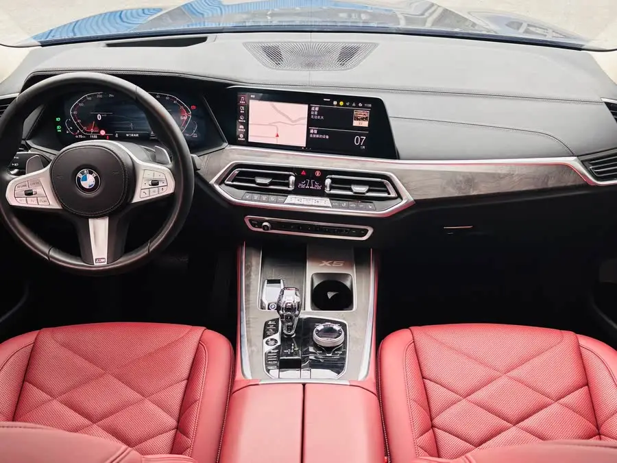 BMW X5 2022 xDrive 30Li Luxury M Sport Package