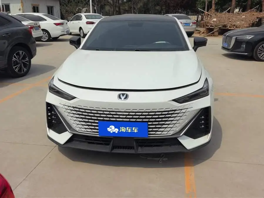 Changan UNI-V 2022 1.5T Deluxe