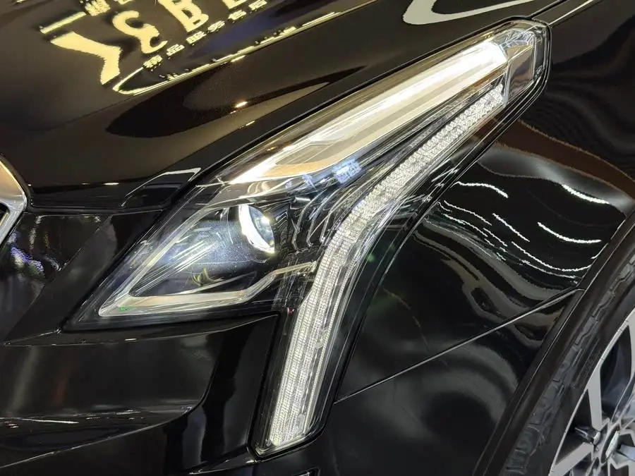 Cadillac XT5 2022 2.0T AWD Luxury (Hummingbird Edition)