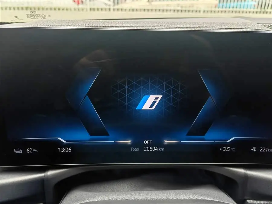 بي إم دبليو i3 2023 eDrive 40 L مجموعة ليلية