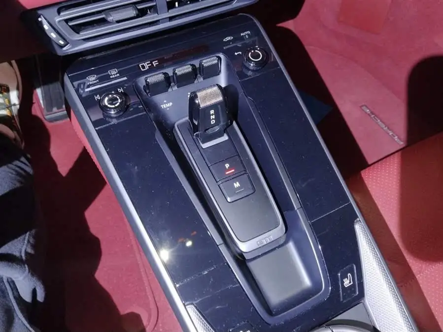 بورش 911 2023 كاريرا 3.0T