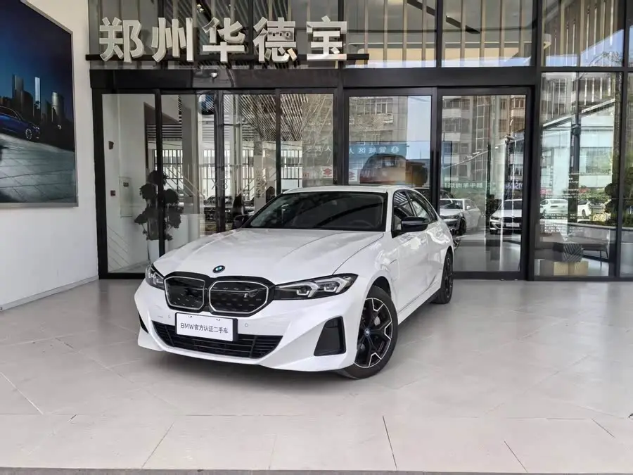 بي إم دبليو i3 2023 eDrive 40 L إصدار ليلي