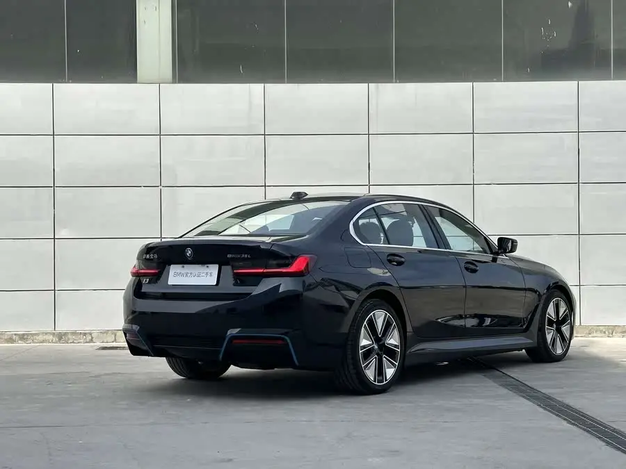 BMW i3 2022 eDrive 35 L