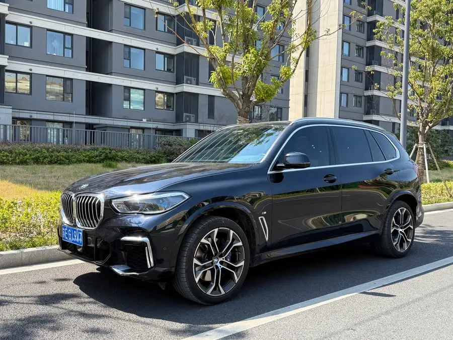 بي إم دبليو X5 2022 طراز مُعدل xDrive 40Li حزمة M الرياضية