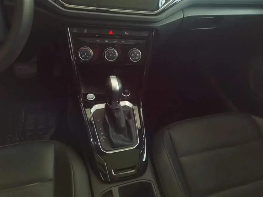 T-ROC 2022 280TSI DSG دفع ثنائي راحة PLUS