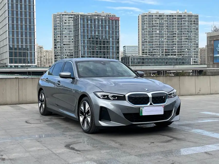 بي إم دبليو i3 2022 eDrive 35 L