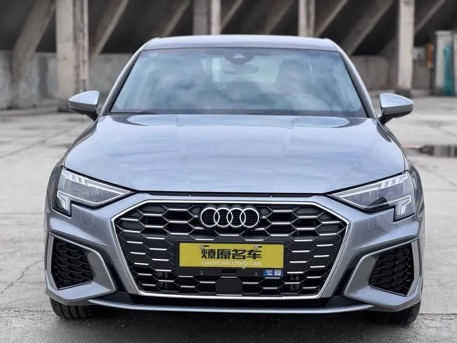 أودي A3 2024 A3L ليموزين 35 TFSI النسخة الرياضية العصرية