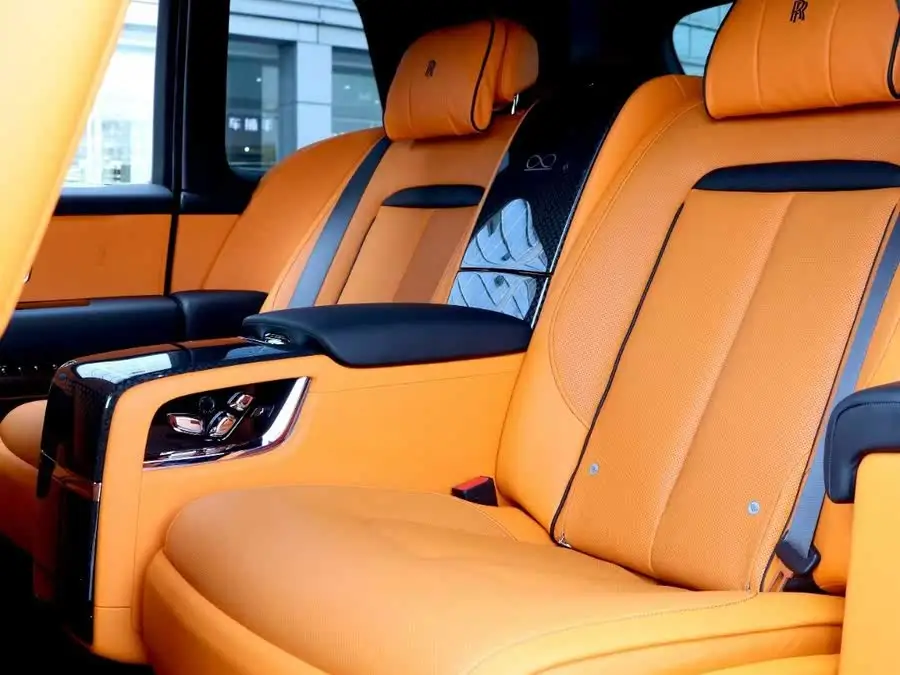 كولينان 2020 بلاك بادج