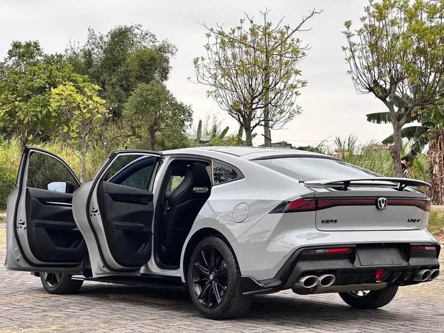 Changan UNI-V 2022 2.0T Lingsu Edition