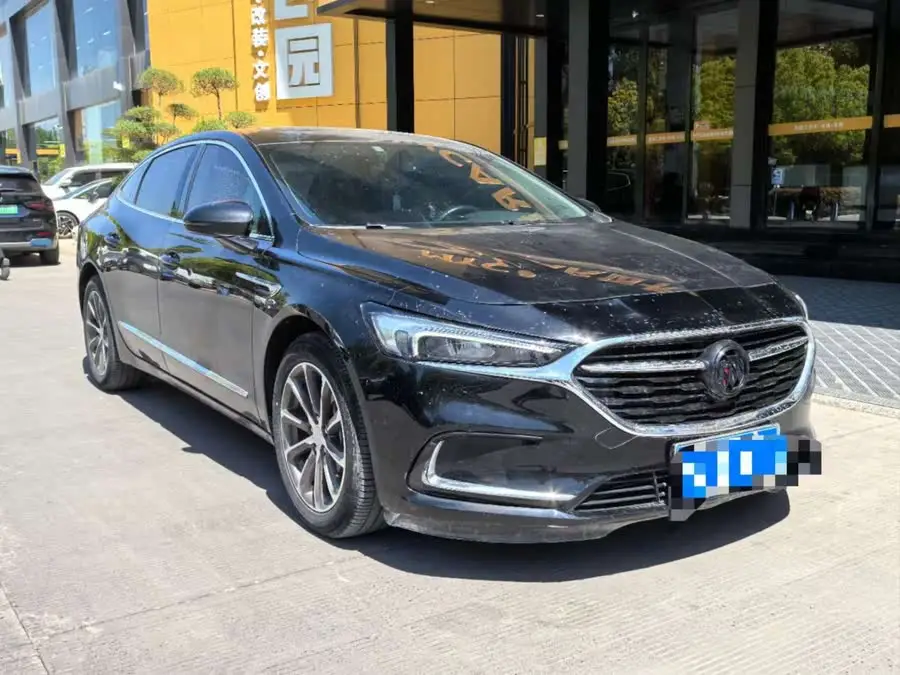 بيوك لاكروس 2022 652T الفاخرة