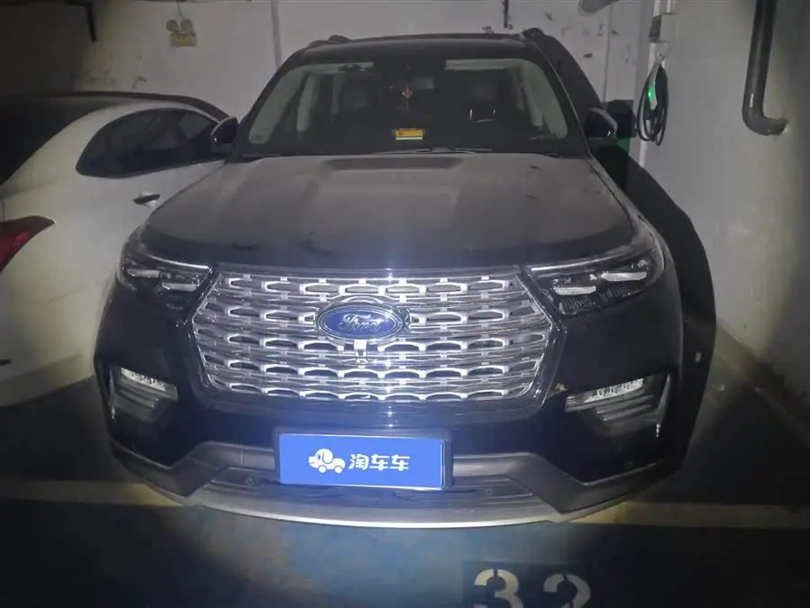 استكشاف 2020 EcoBoost 285 إصدار تيتانيوم 4WD 6 مقاعد