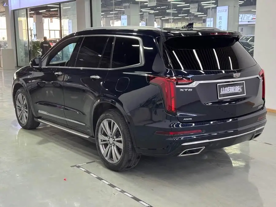 كاديلاك XT6 2021 28T فاخرة بستة مقاعد ودفع رباعي